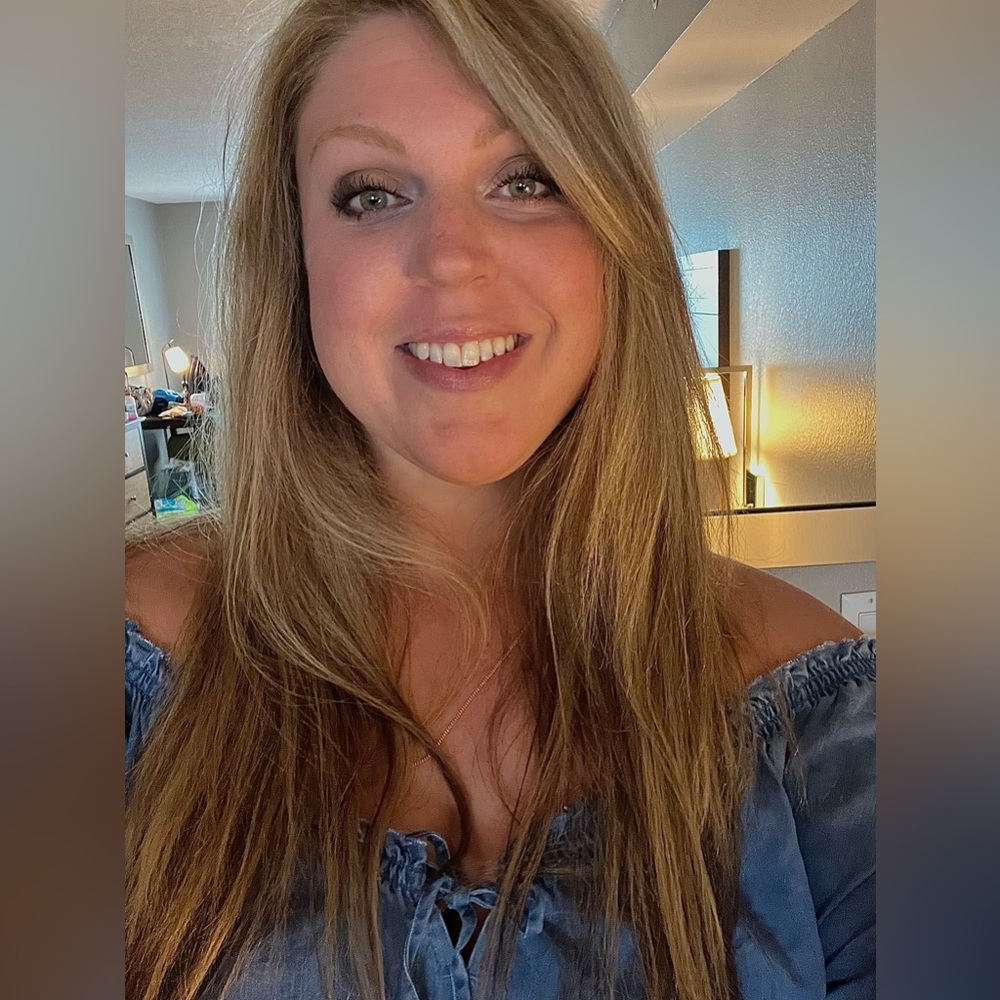 Meet your Posher, Stephanie